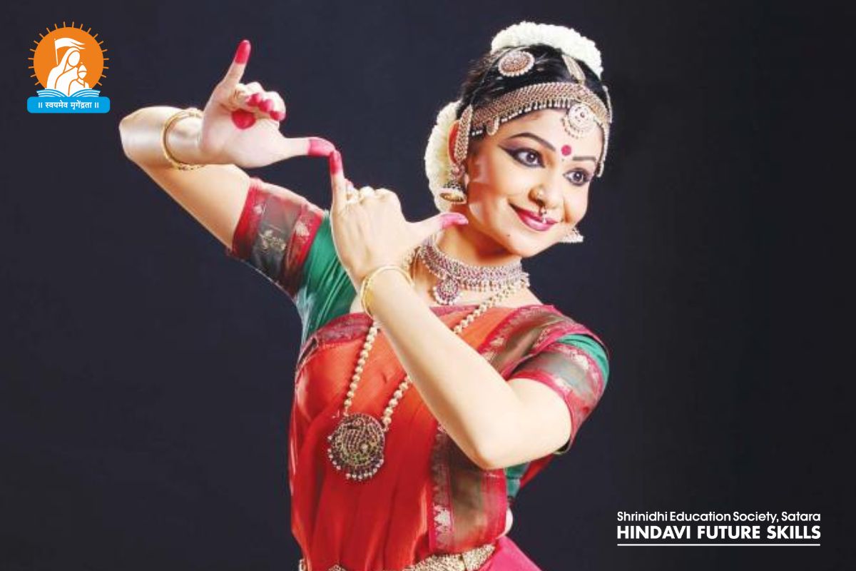 Bharatanatyam classical dance hi-res stock photography and images - Page 3  - Alamy